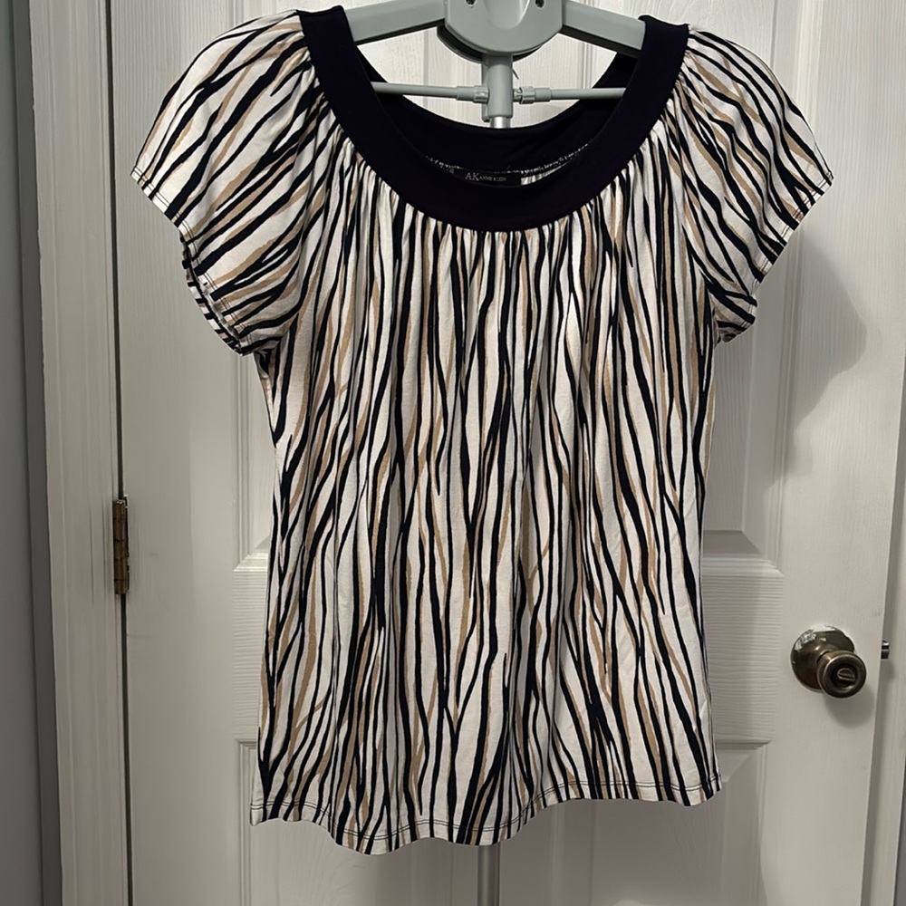 AK Ann Klein Black Tan On White Stipe Cap Sleeve Blouse.
